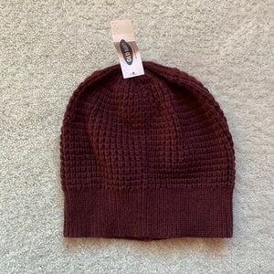 Maroon beanie never worn!